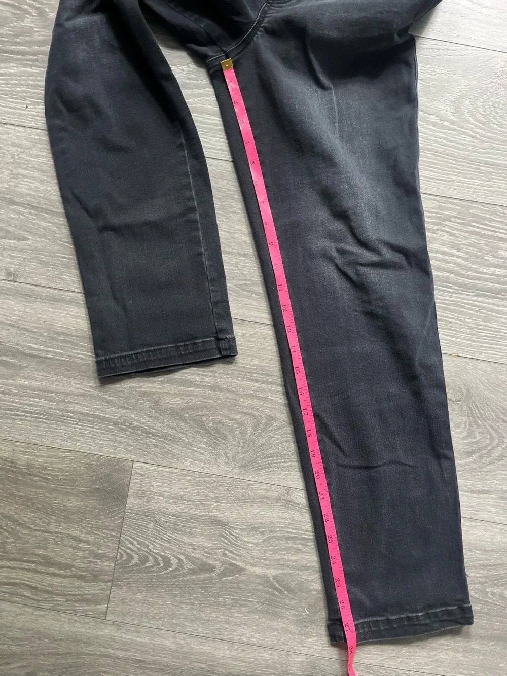 Spanx Black Cropped Straight Leg Pull On Faded Stretch Denim Jeans Size M Casual